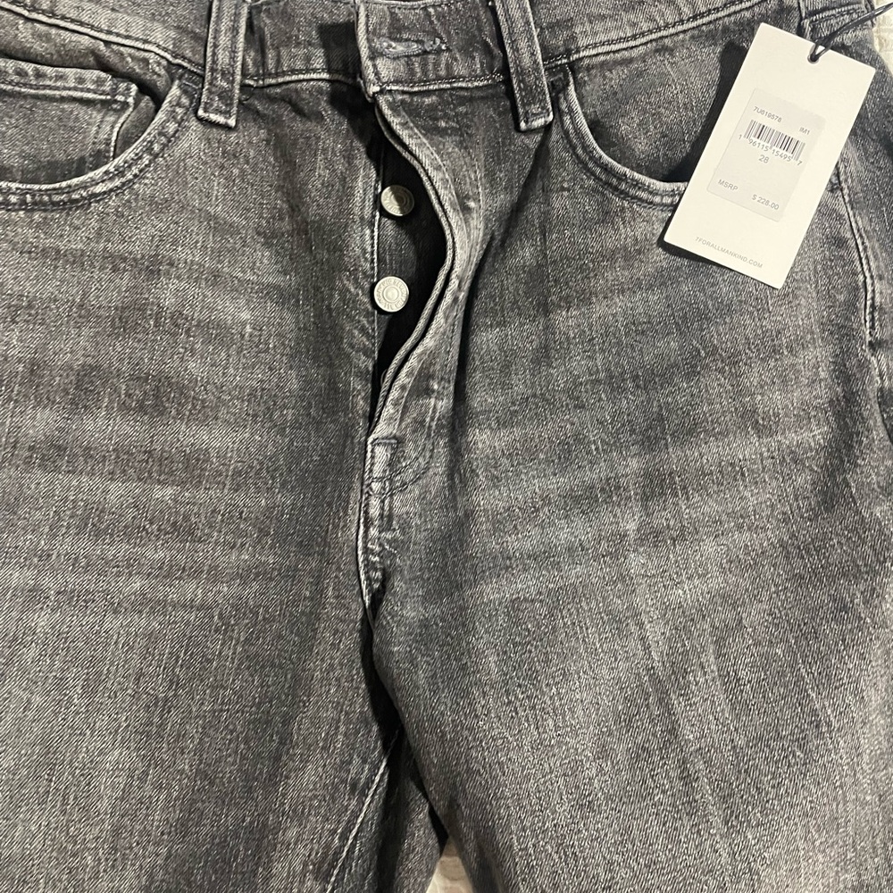Brand new never worn 7 for all mankind with tags. Size 28
